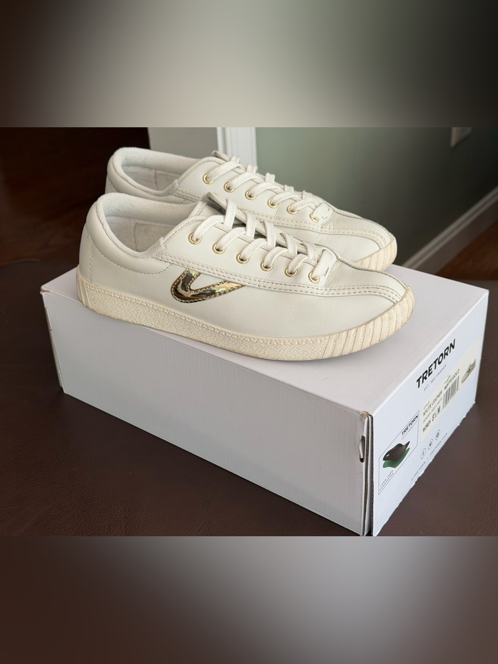 Tretorn White Nylite Plus Leather Sneakers with Gold logo size 8.5